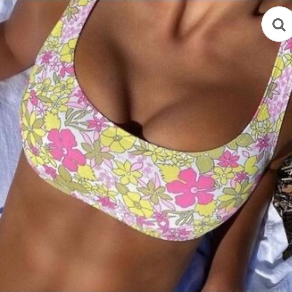 NWT Frankie's Bikinis Mai Tai Floral Bikini Top - Pink, Yellow, White